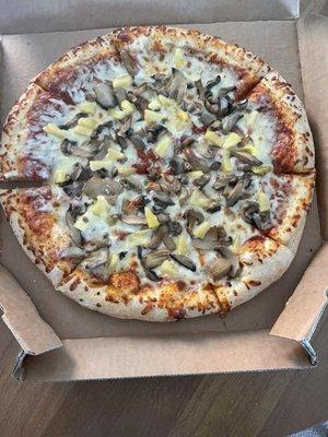 Large Pizza with Pineapple and Mushrooms