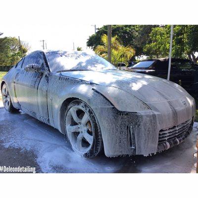 350z getting a maintenance wash after receiving a single step polish 2 weeks ago.