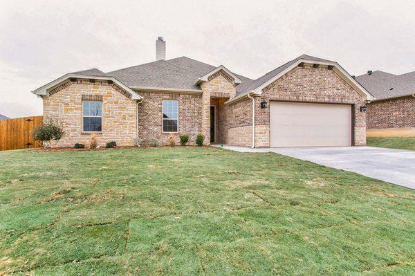 207 Harp Ave. 4 Bed 2.5 Bath 2 Car Garage in Godley Heights