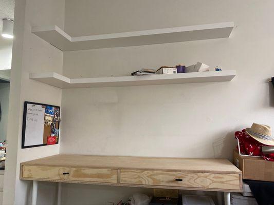 Wall shelf