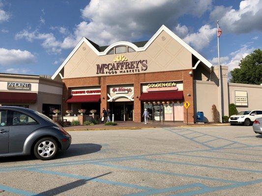 McCaffrey's Food Markets - VN