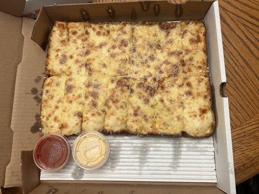 Cheese Bread with Sauce