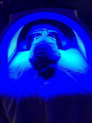 Light therapy facial