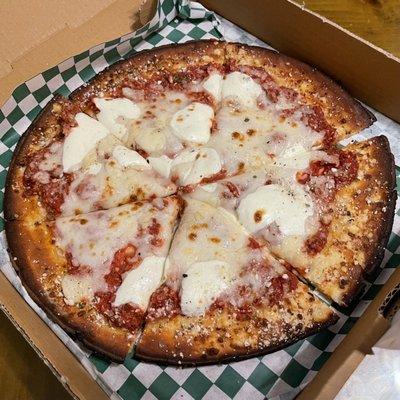 Three Cheese D'amato w/ gluten-free crust