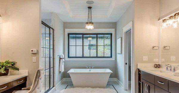 DreamMaker Bath & Kitchen specializes in free-standing tubs.