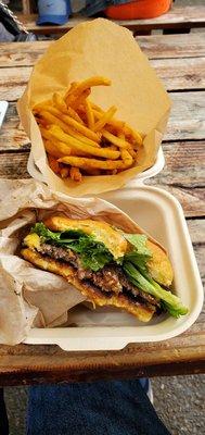 Classic Cheeseburger & fries