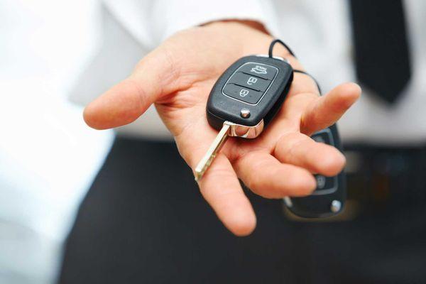 Highmark Valet - Guest handing over key fob