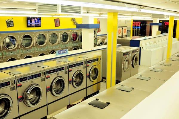 Super Laundromat 2424 W Ball Rd, Anaheim, CA, 92804. One of te nicest Laundromats in OC