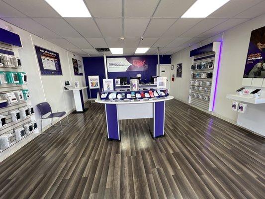 Interior of Metro by T-Mobile on 2317 Oates Dr by 635