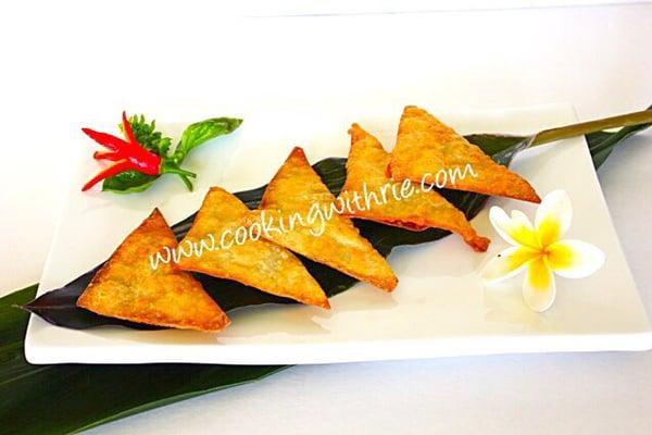 Pangsit Goreng Isi Ayam / Chicken Wonton