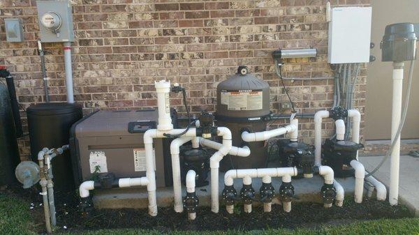 Filter, heater, pool automation, pool and waterfall pumps, chlorinator, and ozonator.