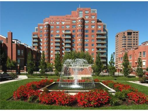 The lush green Kirkwood Condos in Kansas City