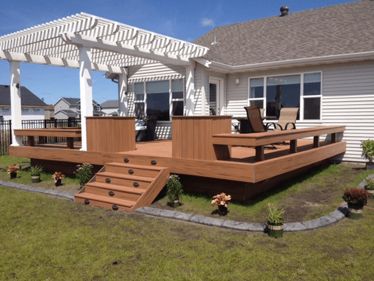 Trex deck with pergola