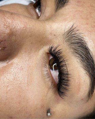 Wispy Volume Lashes