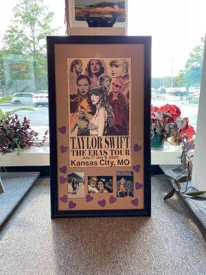 Multi-opening mat to display Taylor Swift concert memories.