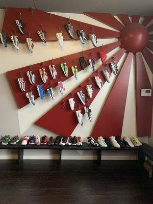 Shoe wall