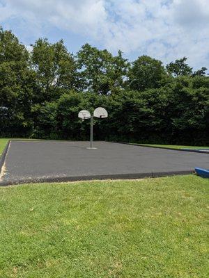 Basketball at Sharpsburg Park