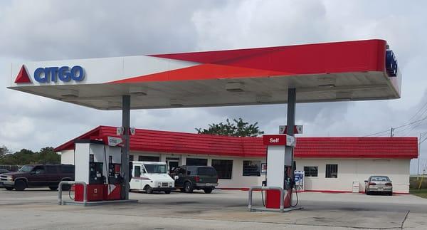 A 2nd tier, kind of run down station but competitive gas prices.