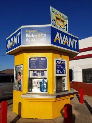 4 water outlets, one ice dispenser.