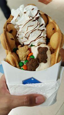 Vanilla icecream with waffle