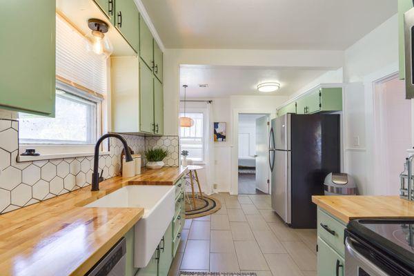 Kitchen-fully furnished