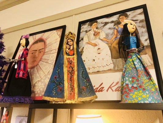 Dolls, Frida and a virgin