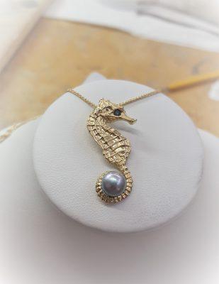 Tahitian pearl & diamond seahorse pendant in 14k yellow gold. Exclusive, Rod Stelter original.