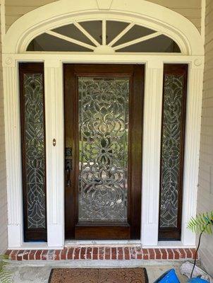 Entry door with two sidelites in lead glass fulllites