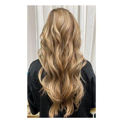 Blonde and caramel balayage