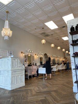 Lovely gorgeous shabby chic salon