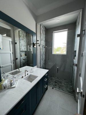 Heavy Glass Frameless Shower Enclosure