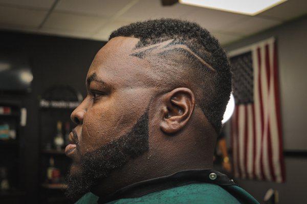 Mohawk and zigzag design with beard shape up