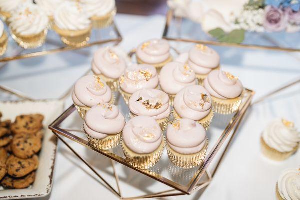 Our beautiful wedding cupcakes