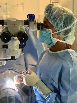 Dr. Jess performs cataract and glaucoma surgeries.