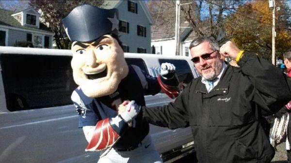 Getting Pat the Patriot the a Plymouth, MA Parade via Limousine