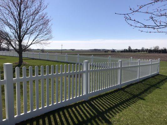 4' vinyl straight picket fence