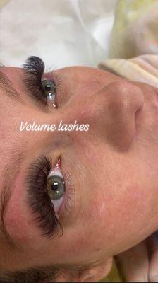 Volume lashes