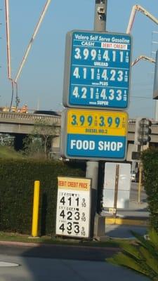 This gas station is ripping  people  off. the price of a gas here