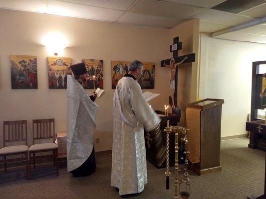 Panikhida (memorial service) for a departed parishioner, pre-COVID 2020.