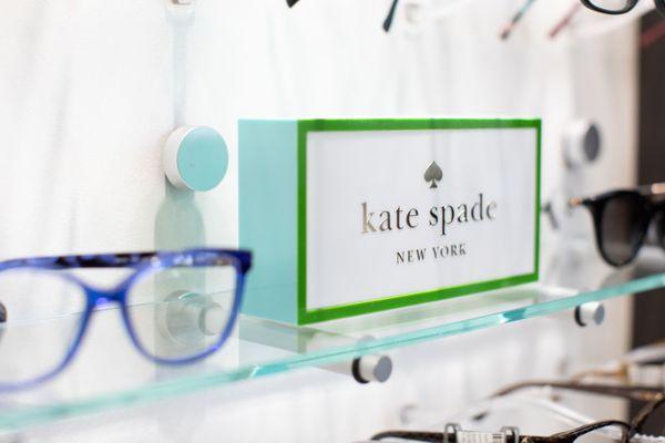 Inspired by a timeless chic style, the Kate Spade collection recalls the 60s and their influence is seen in both the design and the colours.