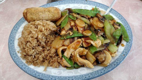 Szechuan Chicken with fried rice and an egg roll