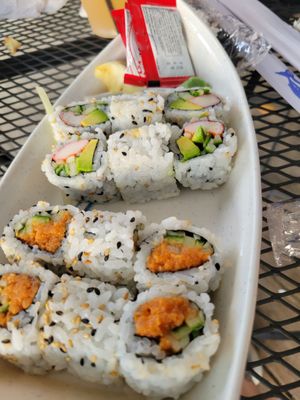 Sushi. Cali roll & spicy tuna roll