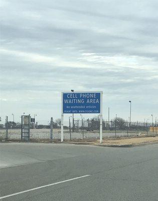 OKC Airport Cell Phone Parking Lot