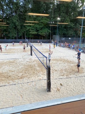 Volleyball in full swing!