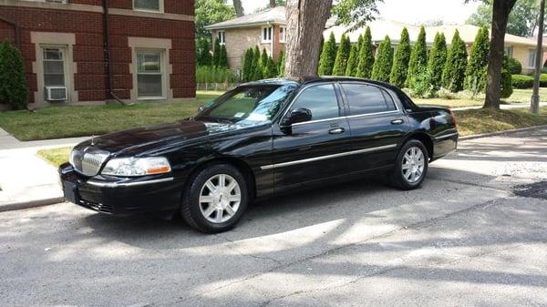 Kirkland Best Limo Service - Lincoln Town Car