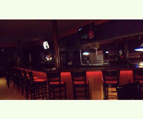 Great spacious bar! Come take a seat with our lovely bartenders #RioRosasBar