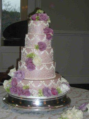 Lovely cake with fresh flowers.