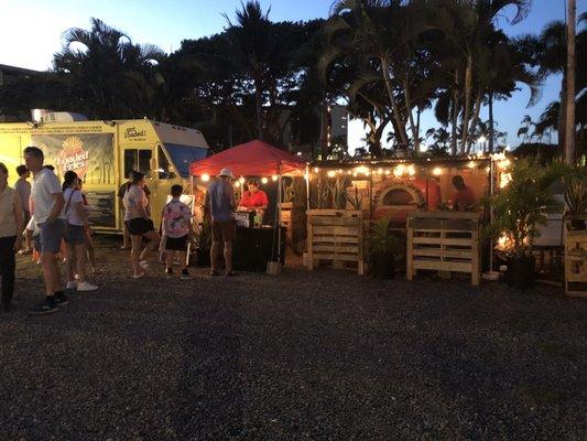 The line was long but it didn't affect the quality of their work nor their professionalism. Best pizza on the island easy!