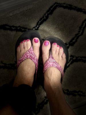 Pretty sparkly pink toes!!