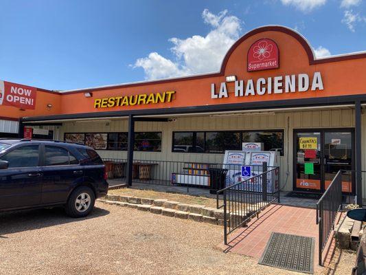 Front of Store/Restaurant